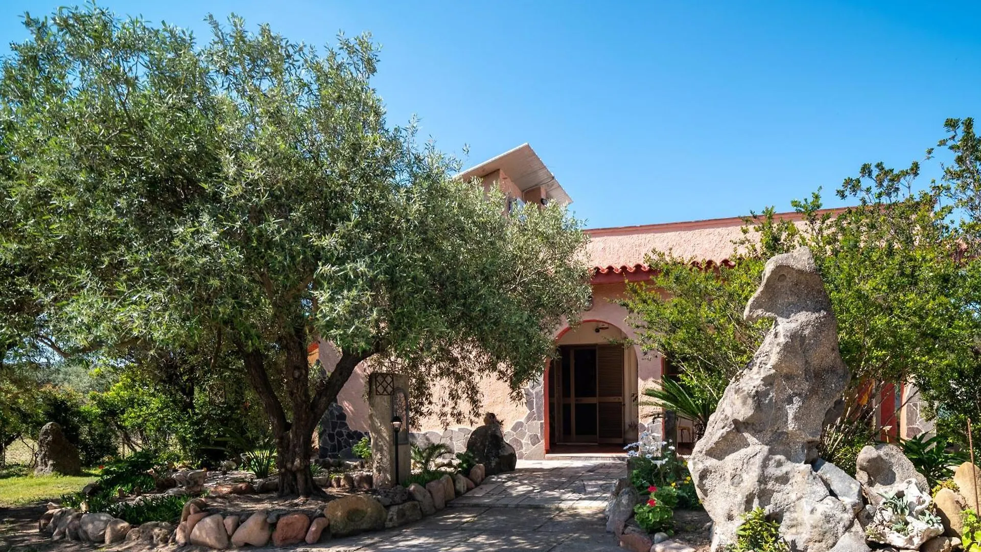 Resonance Experience - Tranquil Room Close To Beaches And Sacred Sites Sant Isidoro  İtalya
